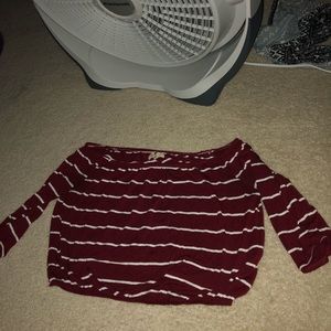 Crop top/off the shoulder shirt